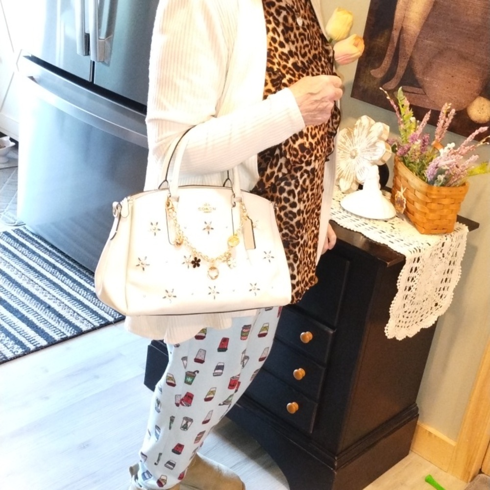 Coach #F72834 Crossgrain Leather Flower Motif Crossbody Satchel Bag - Picture 15 of 16